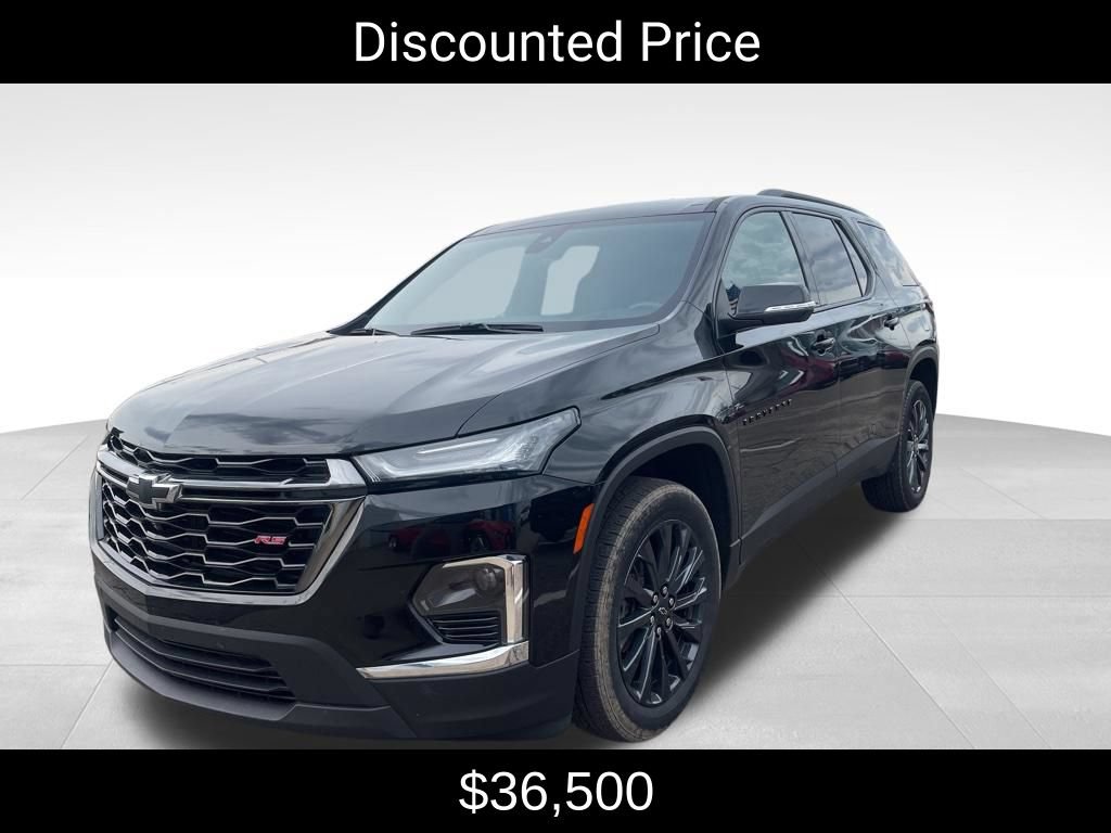 Certified 2023 Chevrolet Traverse RS FWD image 3