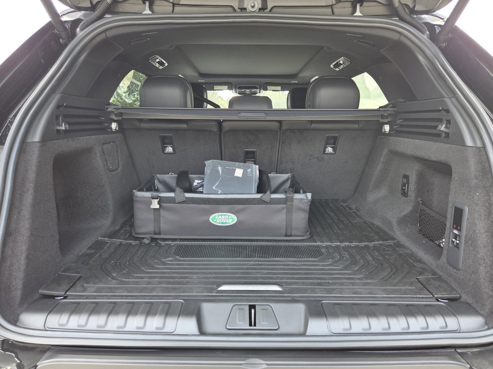 New 2025 Land Rover Range Rover Sport SE image 10