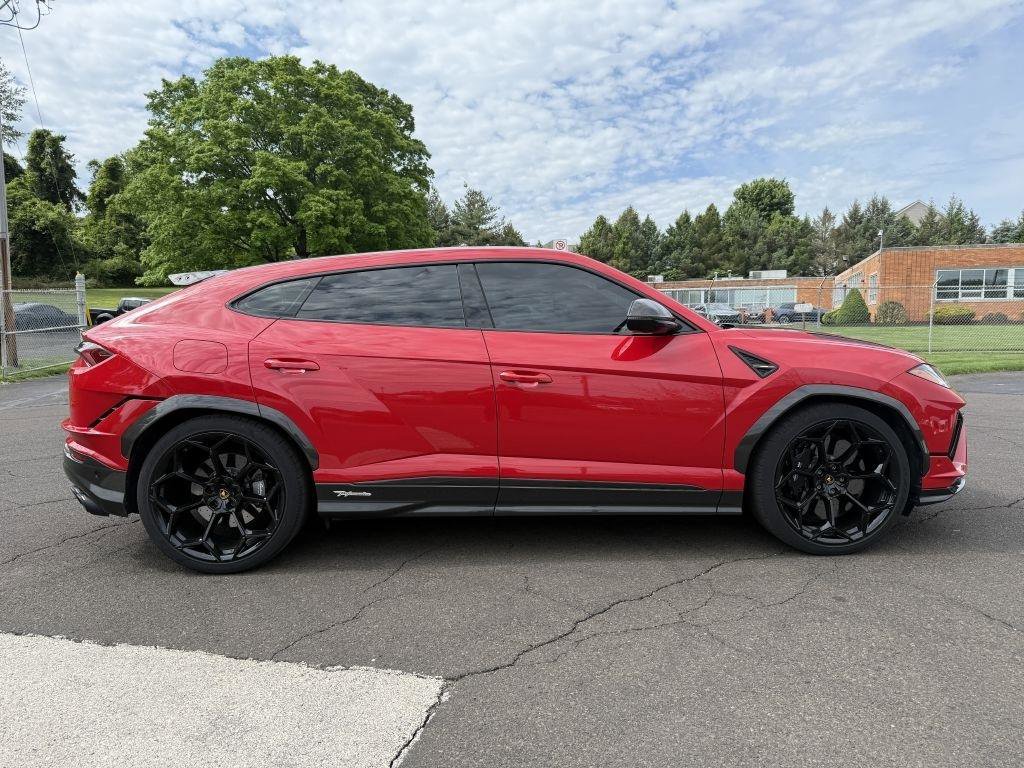 Used 2024 Lamborghini Urus Performante AWD/4WD image 7