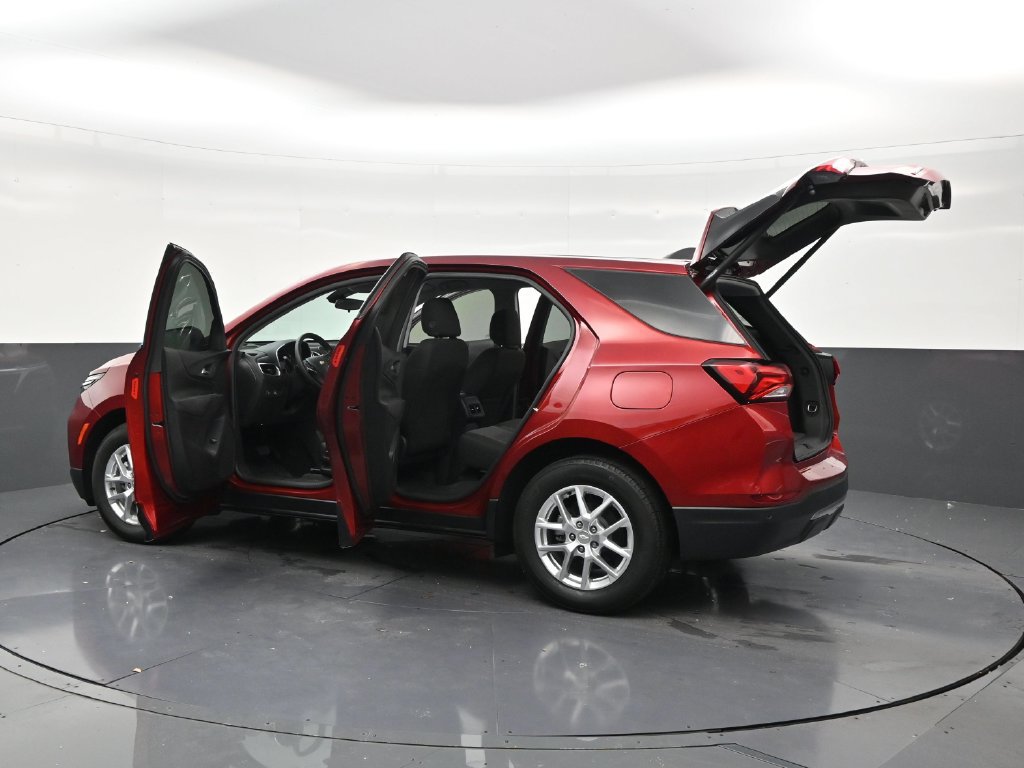 Used 2024 Chevrolet Equinox LT FWD image 30