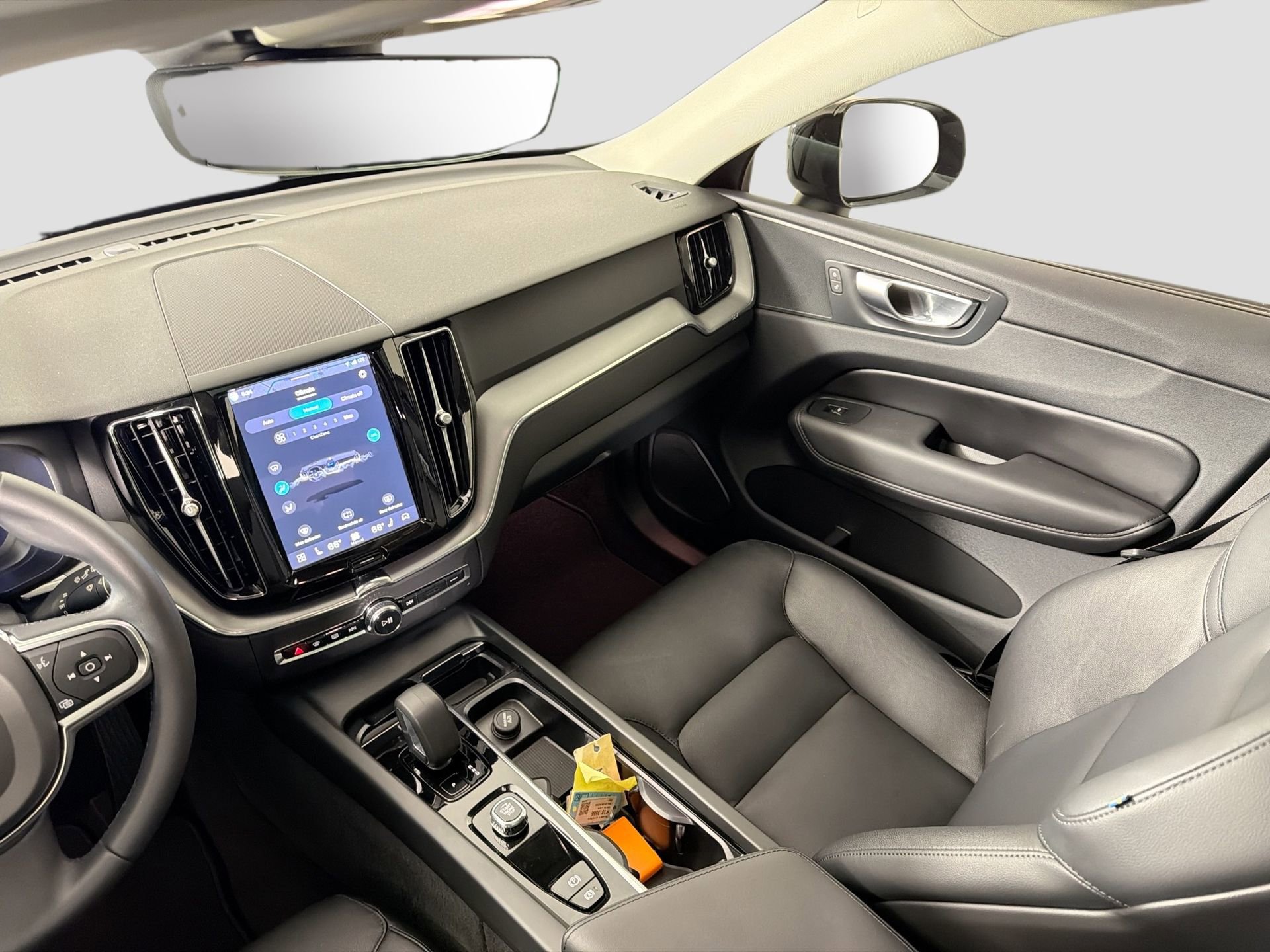 Certified 2024 Volvo XC60 B5 Core AWD/4WD image 24