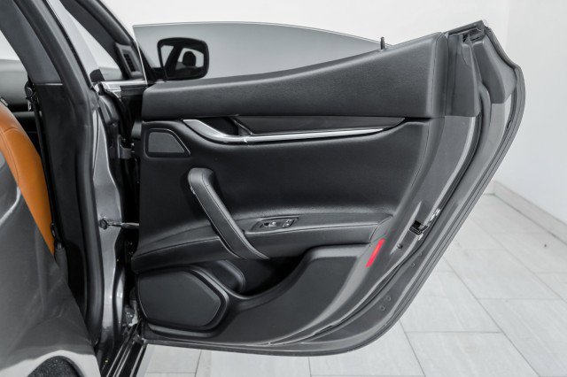 Used 2016 Maserati Ghibli RWD image 49
