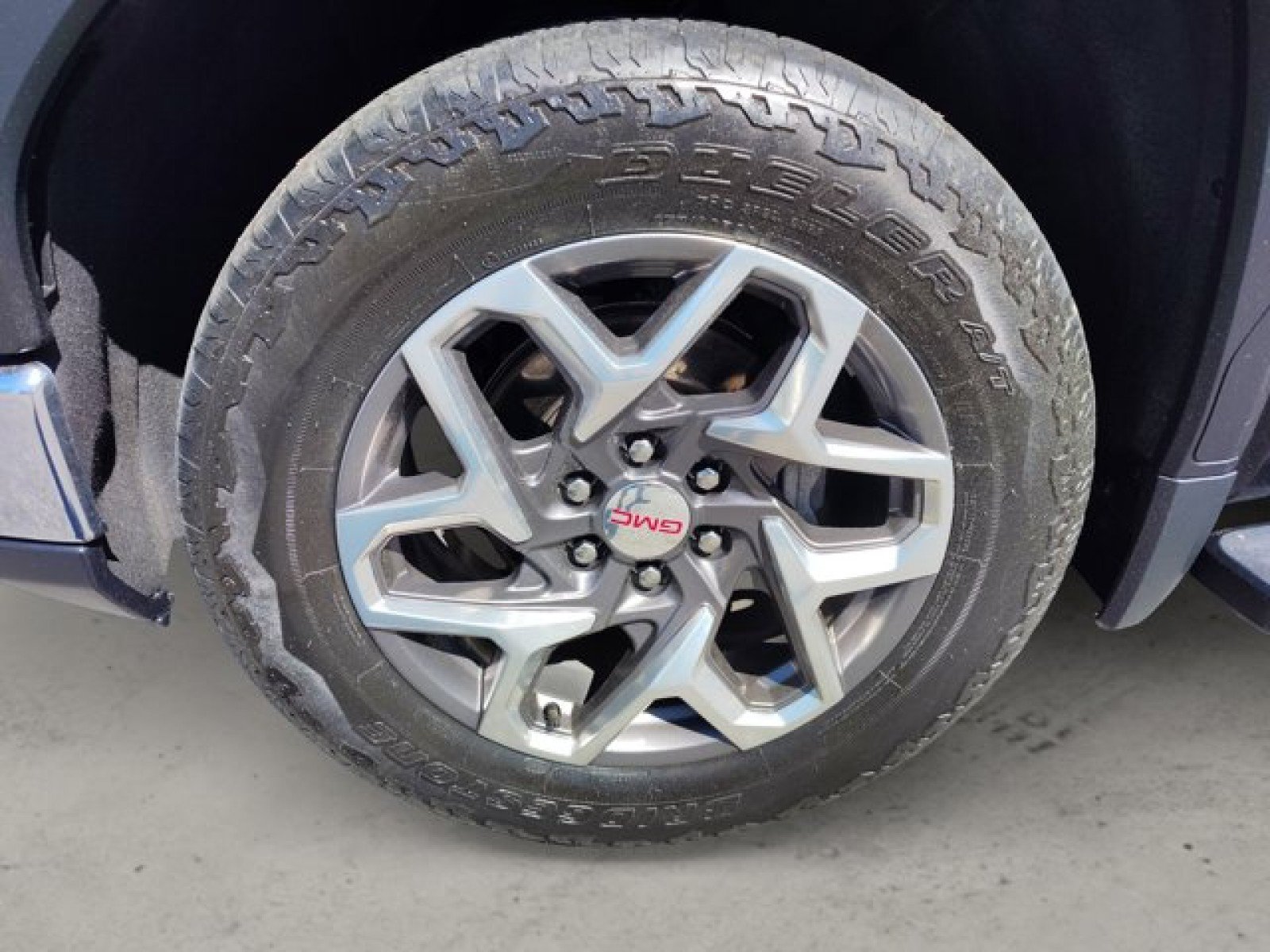 Used 2023 GMC Sierra 1500 SLT w/ SLT Premium Package AWD/4WD image 9