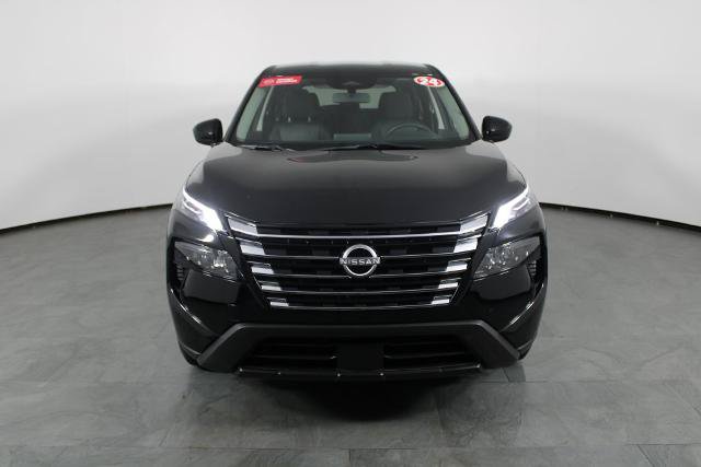 Certified 2024 Nissan Rogue SV FWD image 13