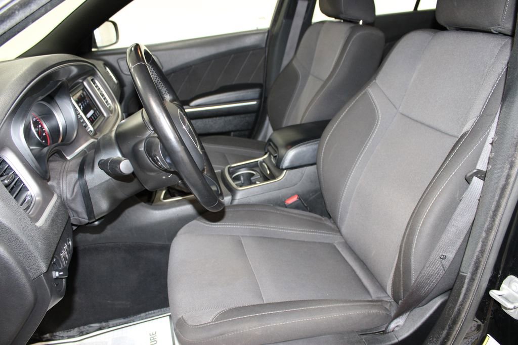 Used 2022 Dodge Charger SXT RWD image 18