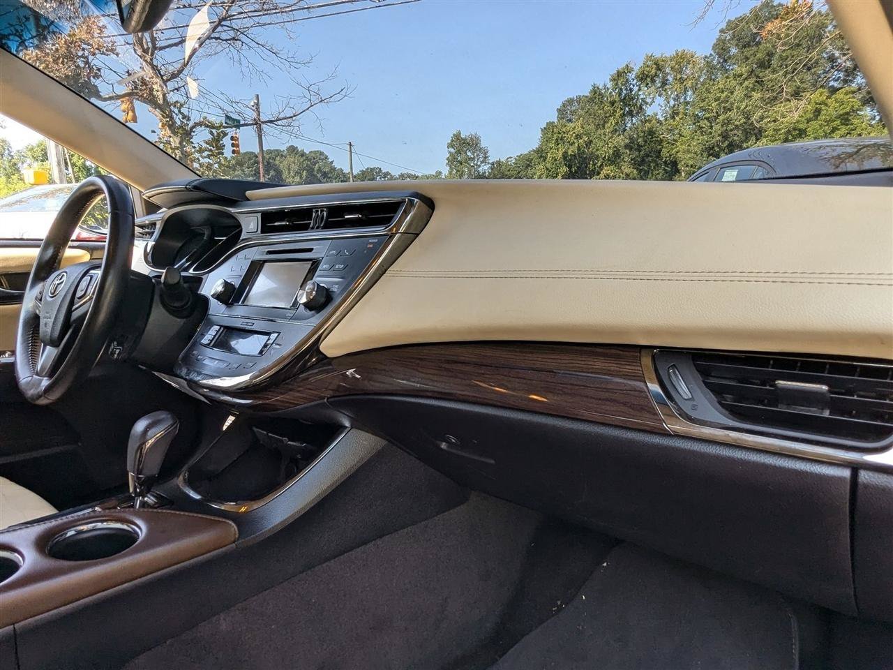 Used 2013 Toyota Avalon XLE Touring FWD image 34