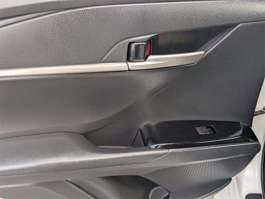 Used 2025 Toyota Camry LE image 23