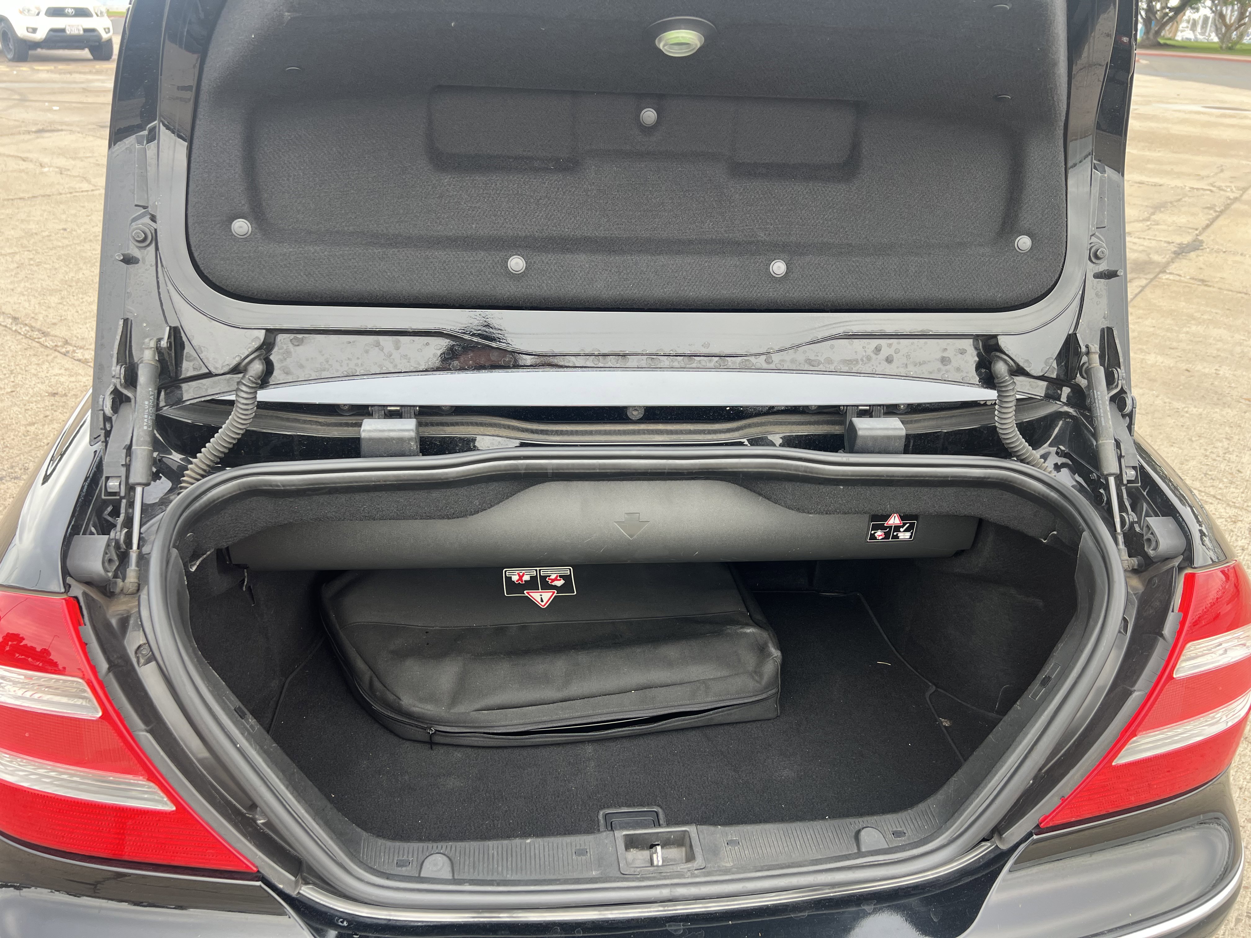 Used 2005 Mercedes-Benz CLK 55 AMG Cabriolet image 38