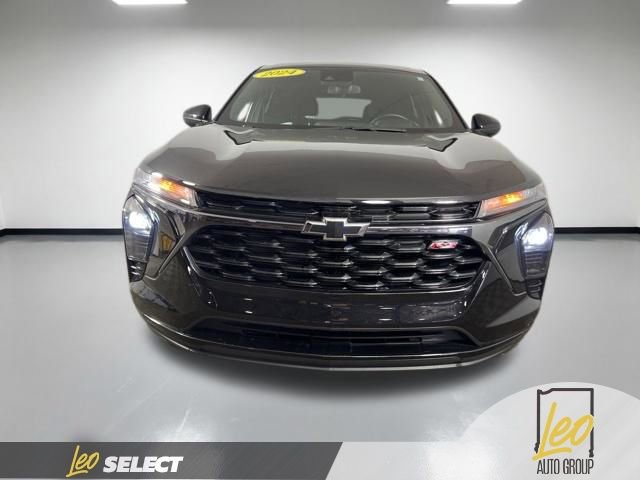 Used 2024 Chevrolet Trax RS image 2