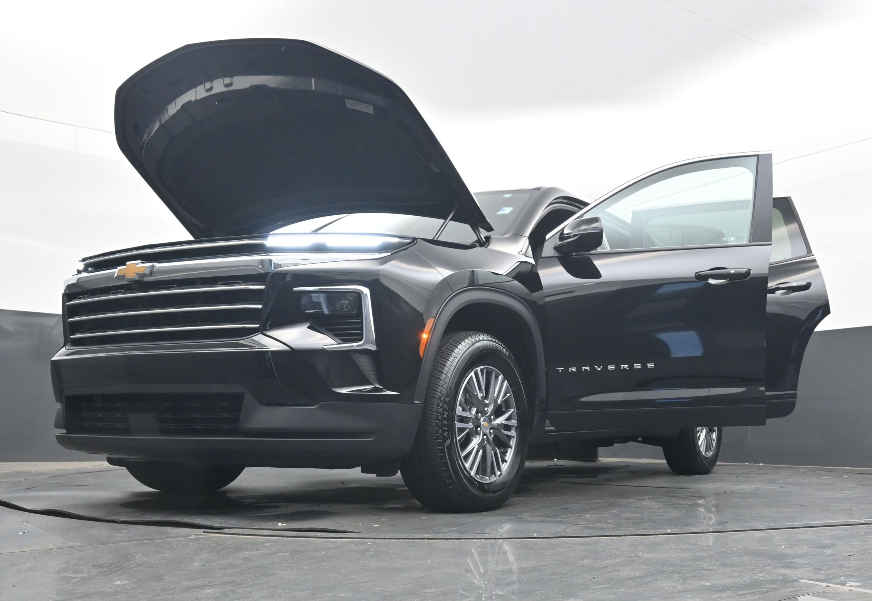 Certified 2025 Chevrolet Traverse LT image 42