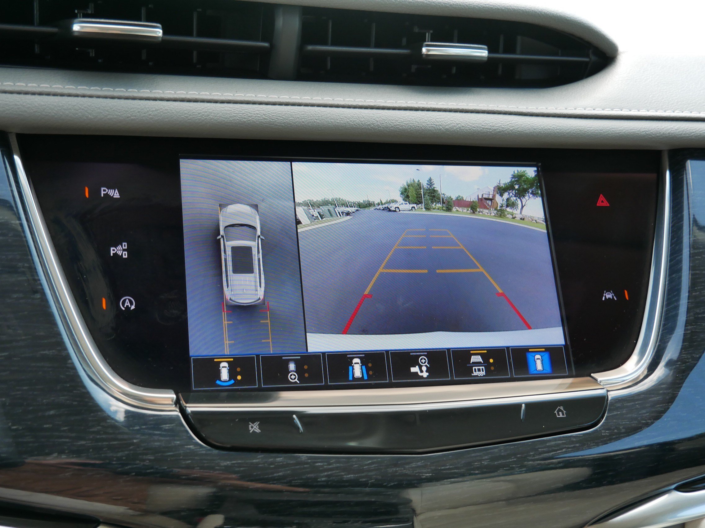 Certified 2023 Cadillac XT6 Premium Luxury w/ Technology Package AWD/4WD image 27