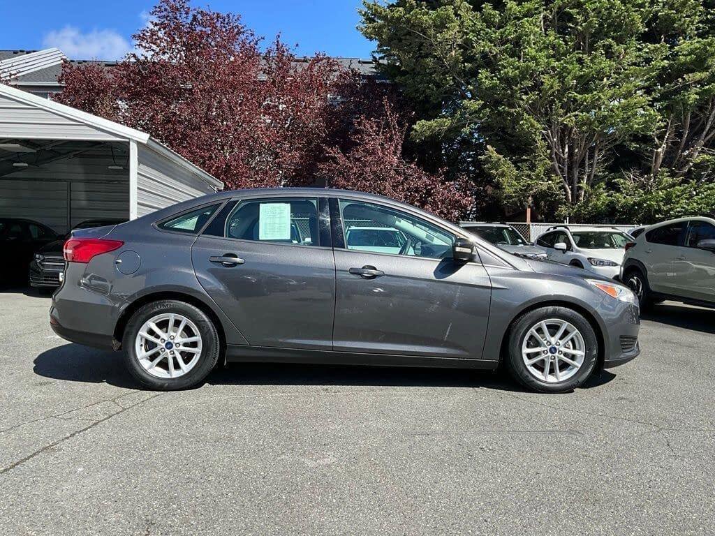 Used 2016 Ford Focus SE image 9