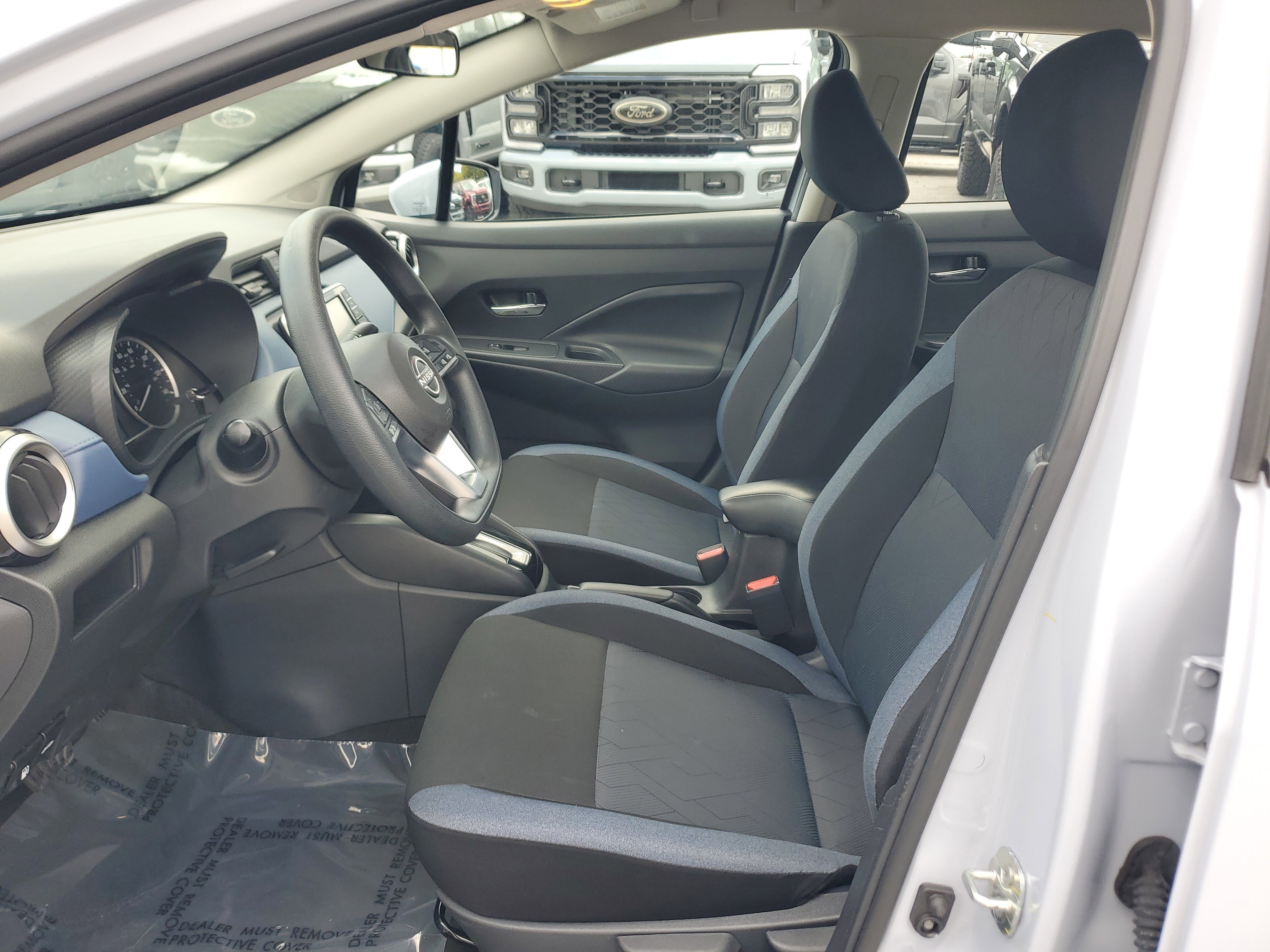 Used 2025 Nissan Versa SV image 11