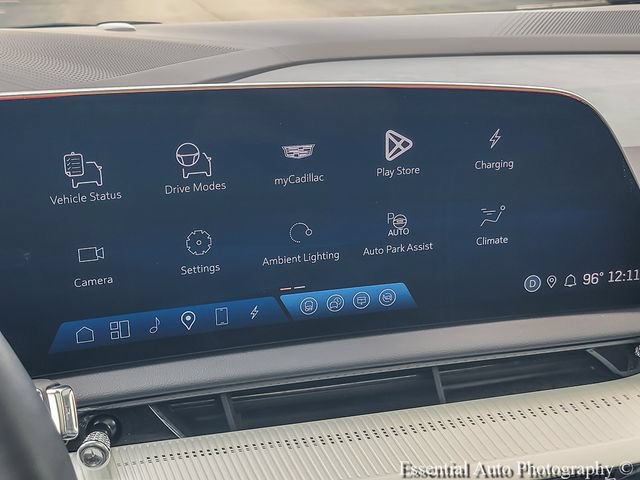 Certified 2025 Cadillac Optiq Luxury 2 w/ LPO, Floor Liner Package AWD/4WD image 24
