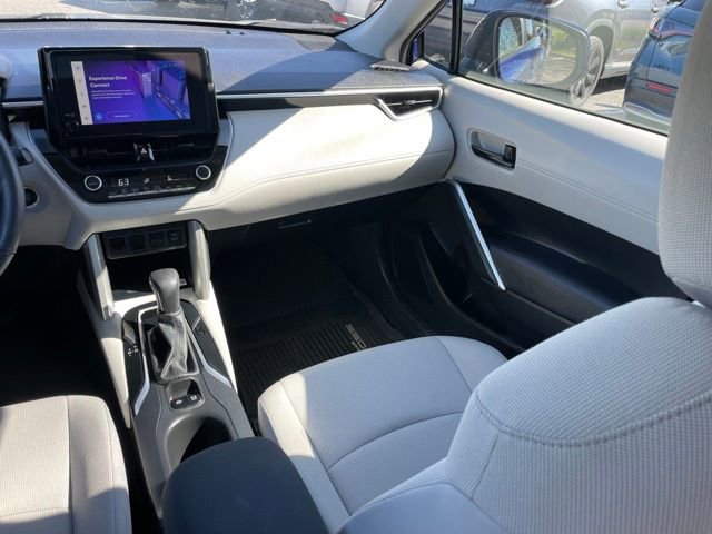 Used 2023 Toyota Corolla Cross LE w/ Moonroof Package AWD/4WD image 8