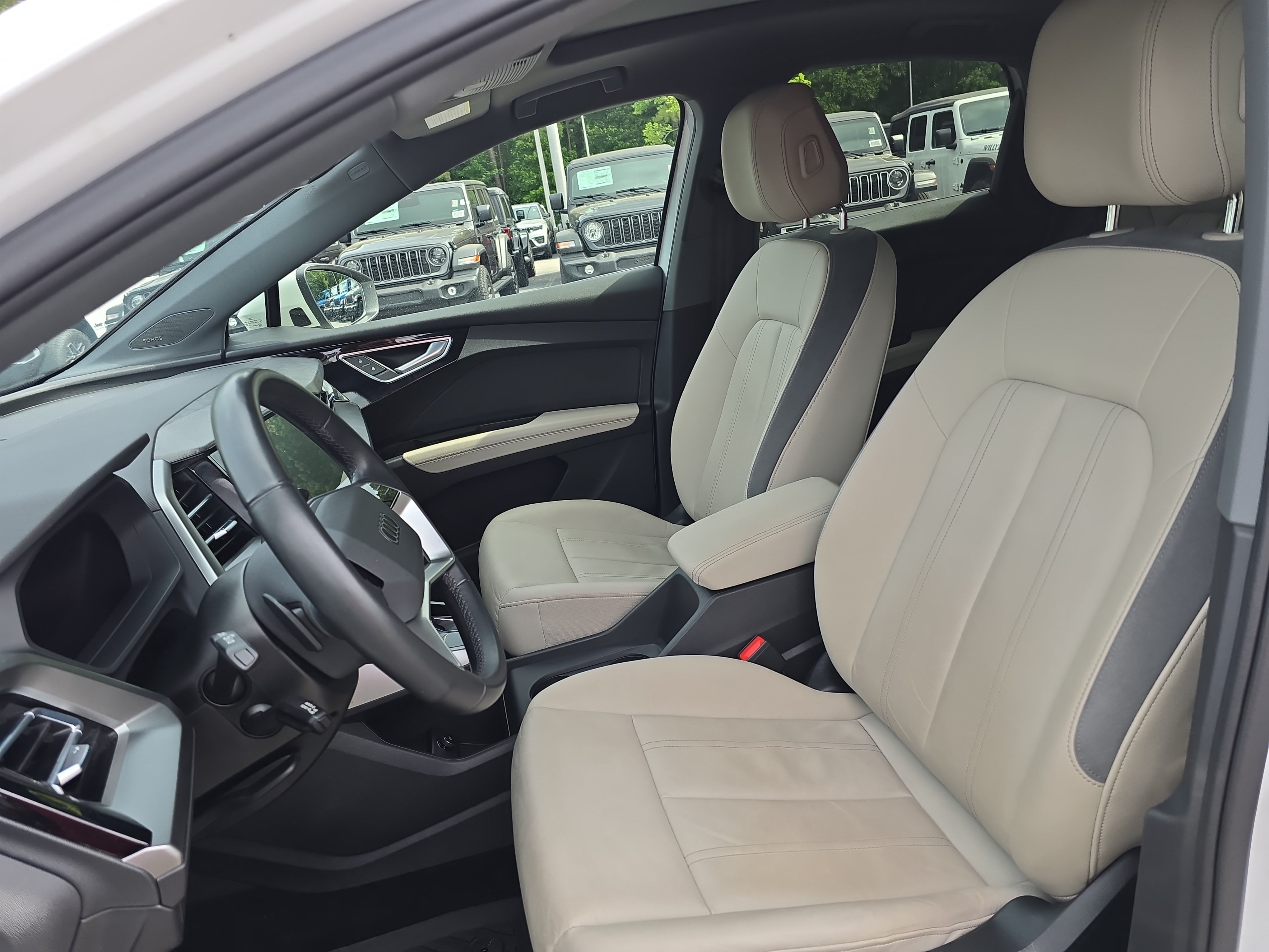 Used 2022 Audi Q4 e-tron Premium Plus AWD/4WD image 15