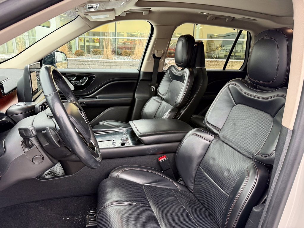 Used 2020 Lincoln Aviator Reserve w/ Equipment Group 202A image 9