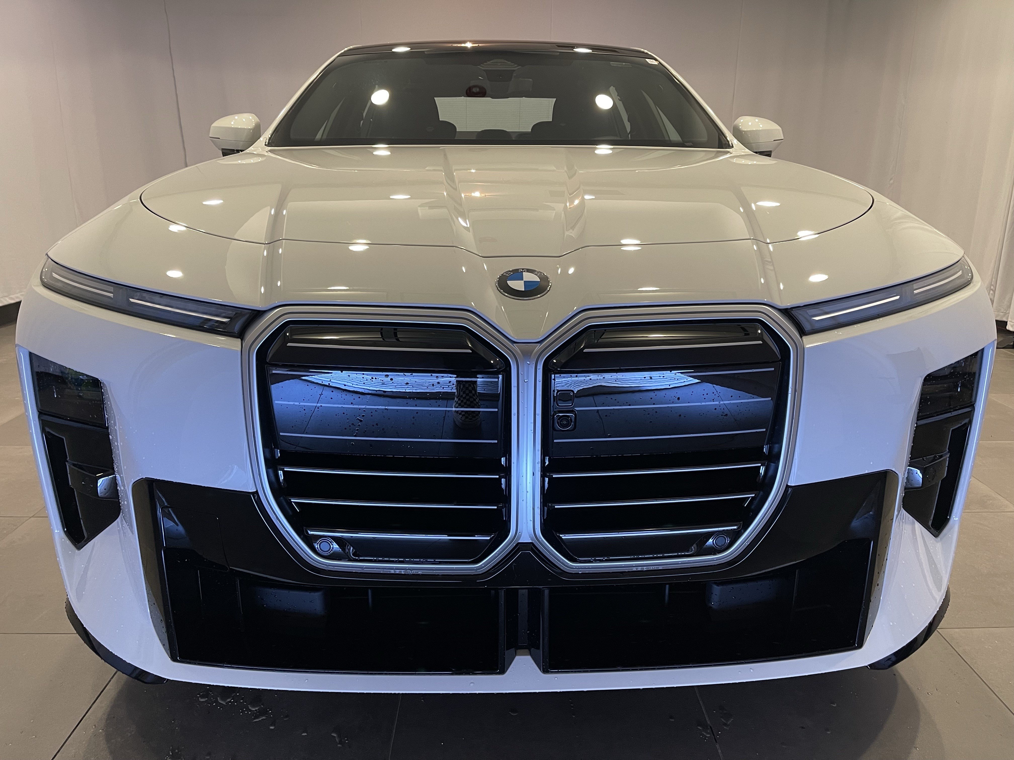 New 2027 BMW 740i xDrive w/ M Sport Package AWD/4WD image 2