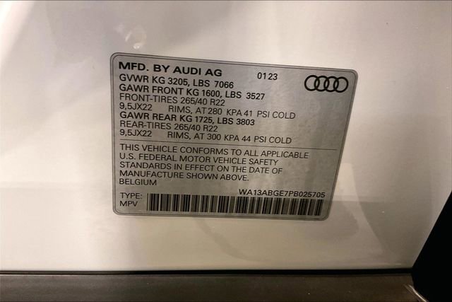 Used 2023 Audi e-tron Prestige w/ Prestige Package image 35