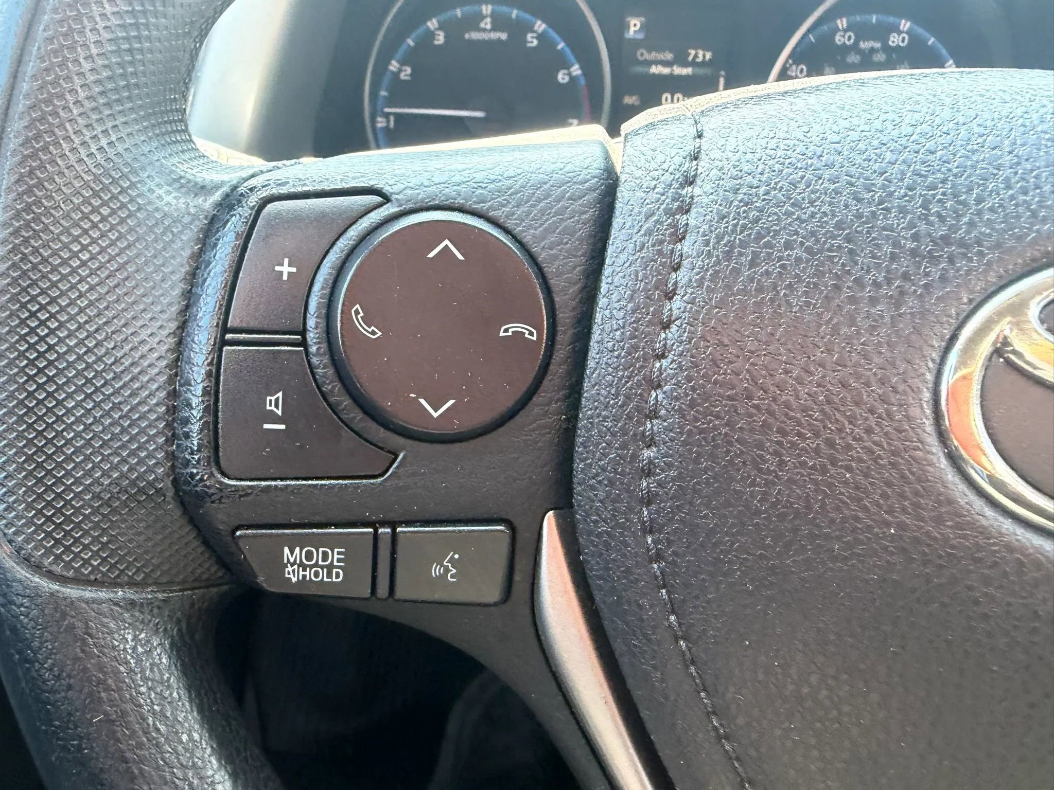 Used 2018 Toyota RAV4 LE w/ All Weather Liner Package AWD/4WD image 13