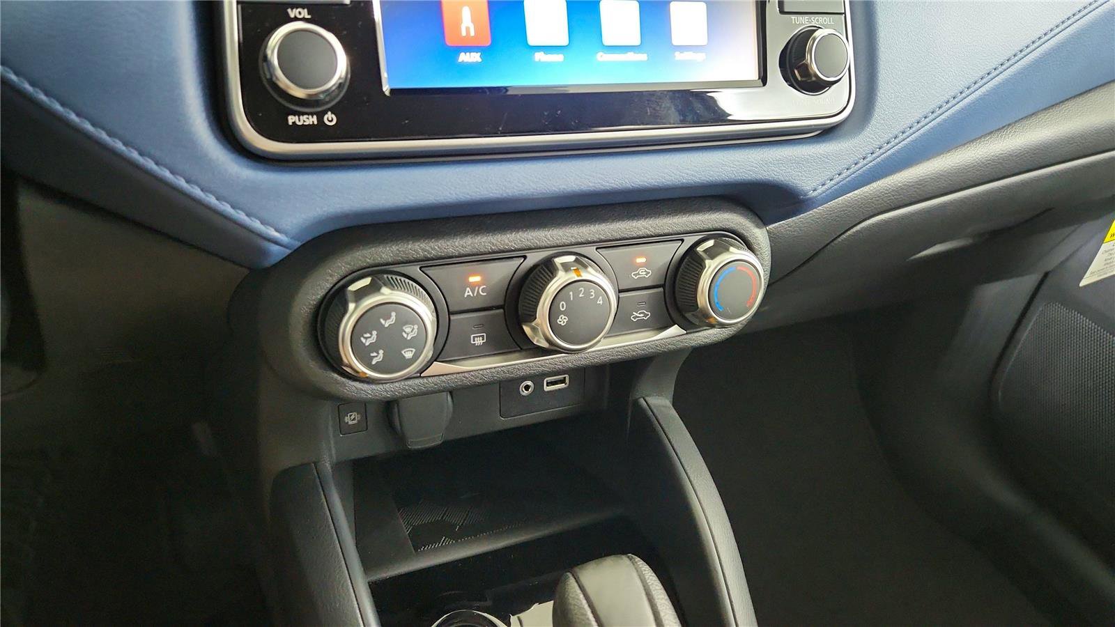 New 2025 Nissan Versa SV w/ Trunk Package image 30