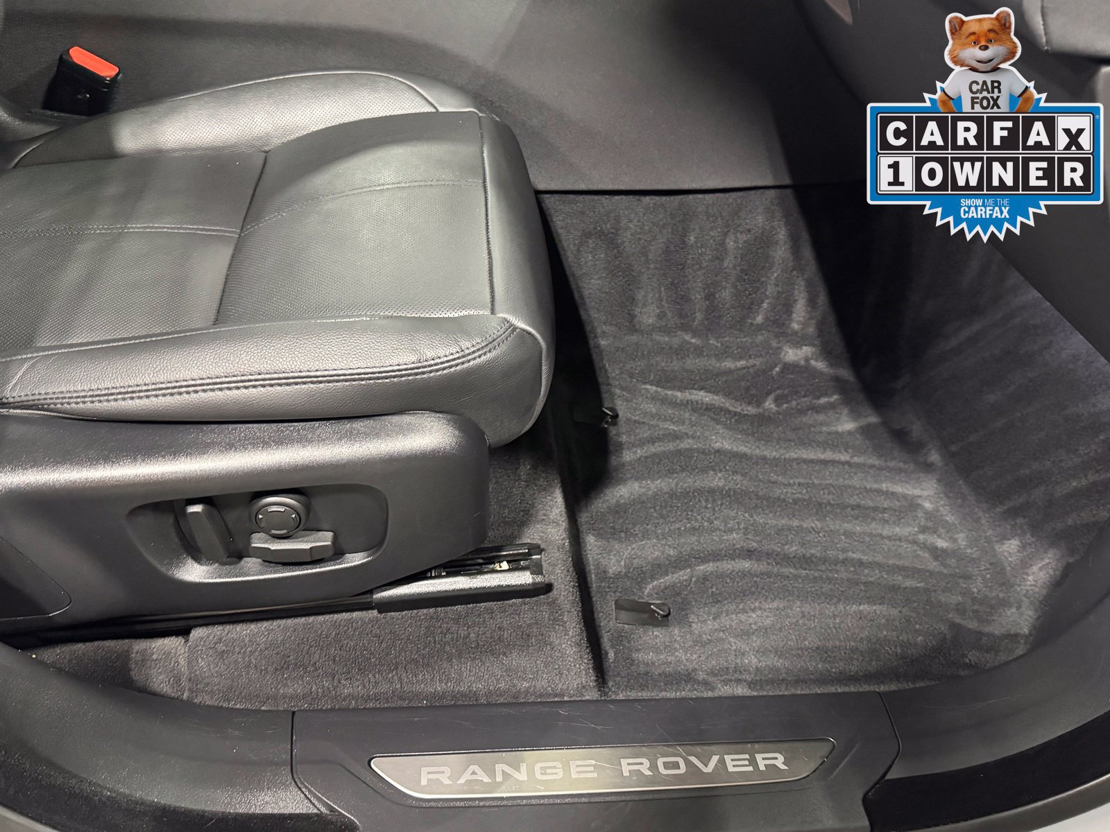 Used 2025 Land Rover Range Rover Velar Dynamic SE AWD/4WD image 56