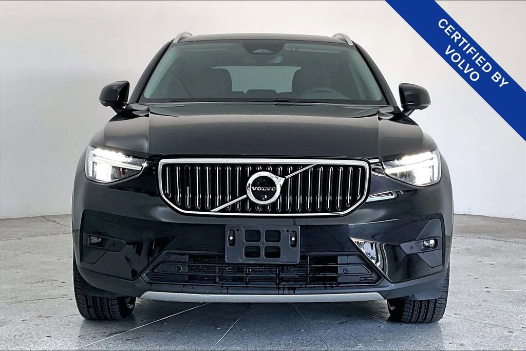 Certified 2025 Volvo XC40 B5 Plus image 6