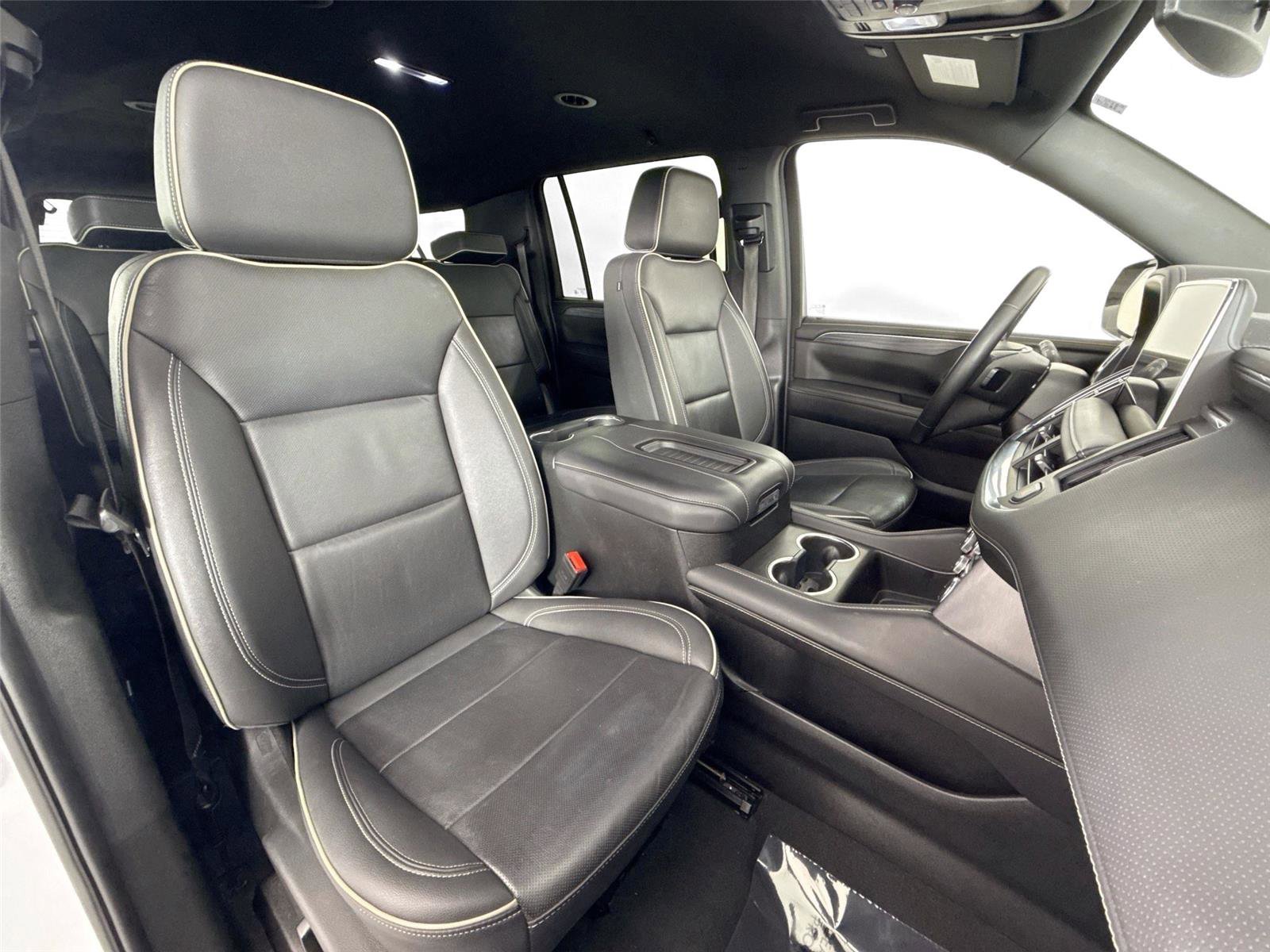 Used 2024 GMC Yukon XL SLT image 42