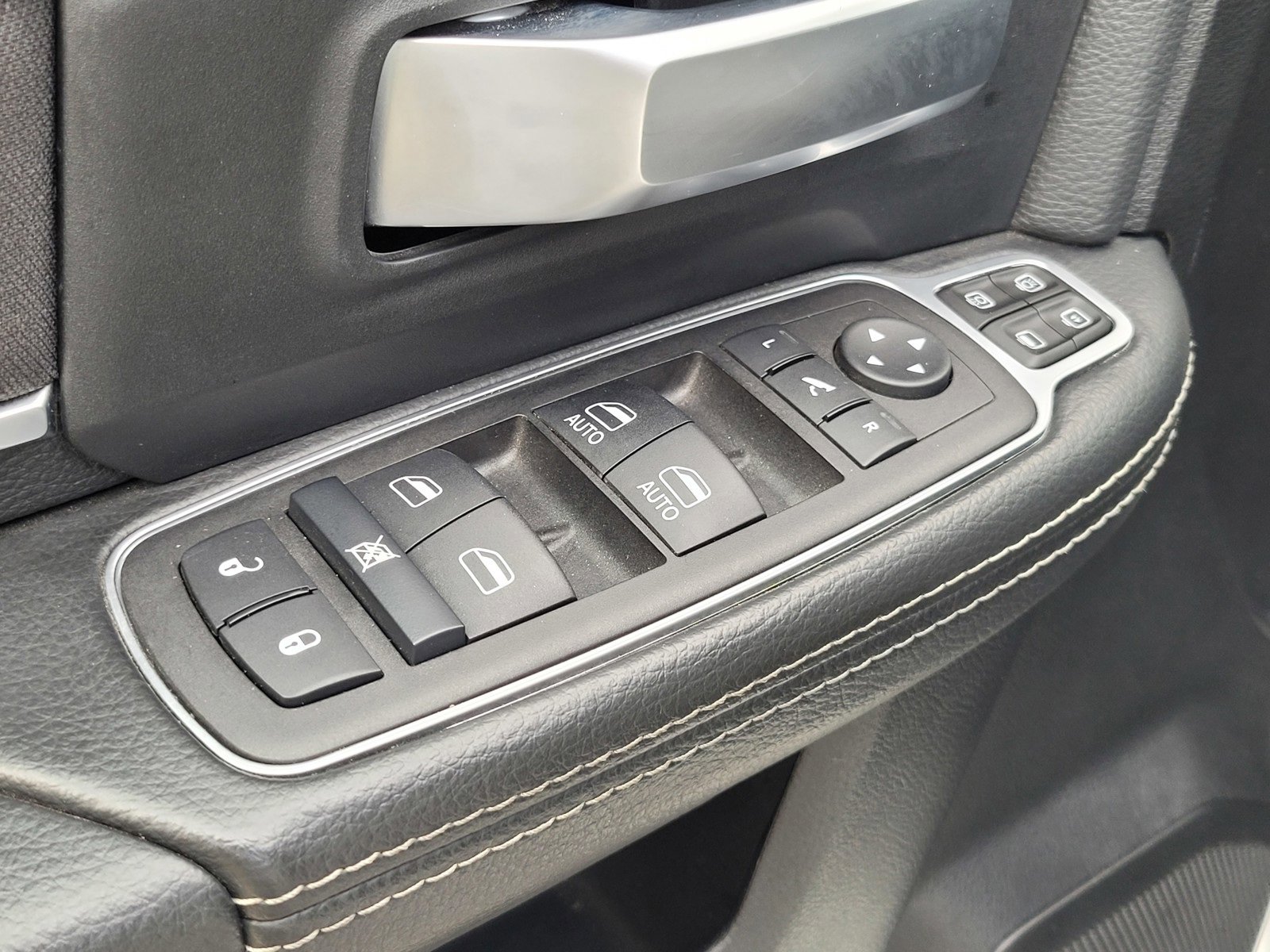 Used 2024 RAM 2500 Big Horn w/ Bed Utility Group image 17