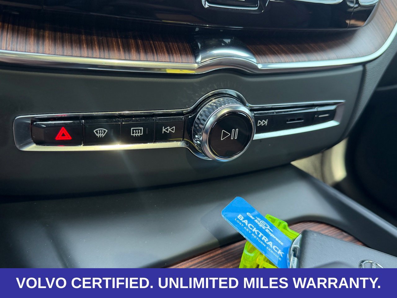 Certified 2024 Volvo XC60 T8 Plus w/ Protection Package Premier AWD/4WD image 23
