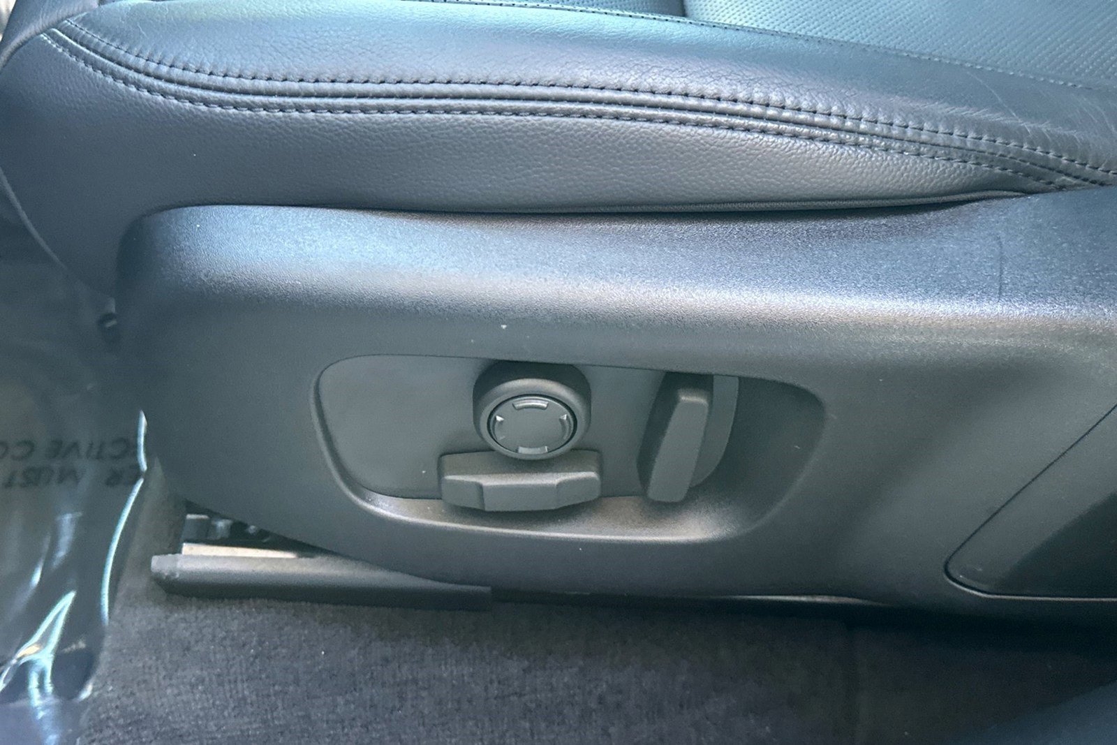 Certified 2025 Land Rover Range Rover Velar S image 17