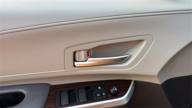 Used 2021 Toyota Sienna XLE image 15