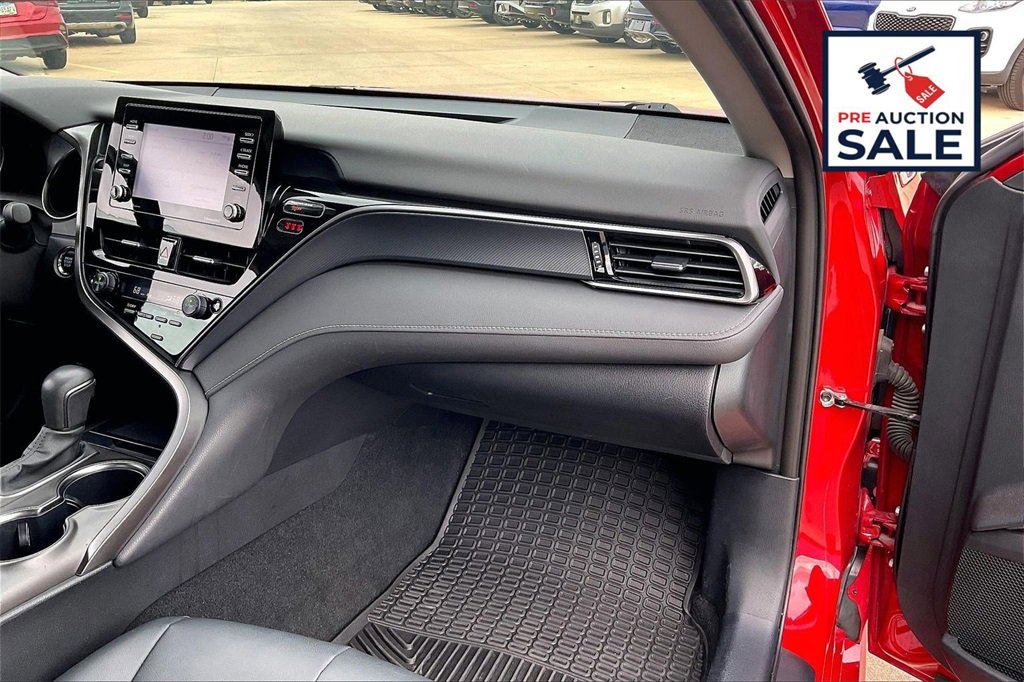 Used 2023 Toyota Camry SE image 16