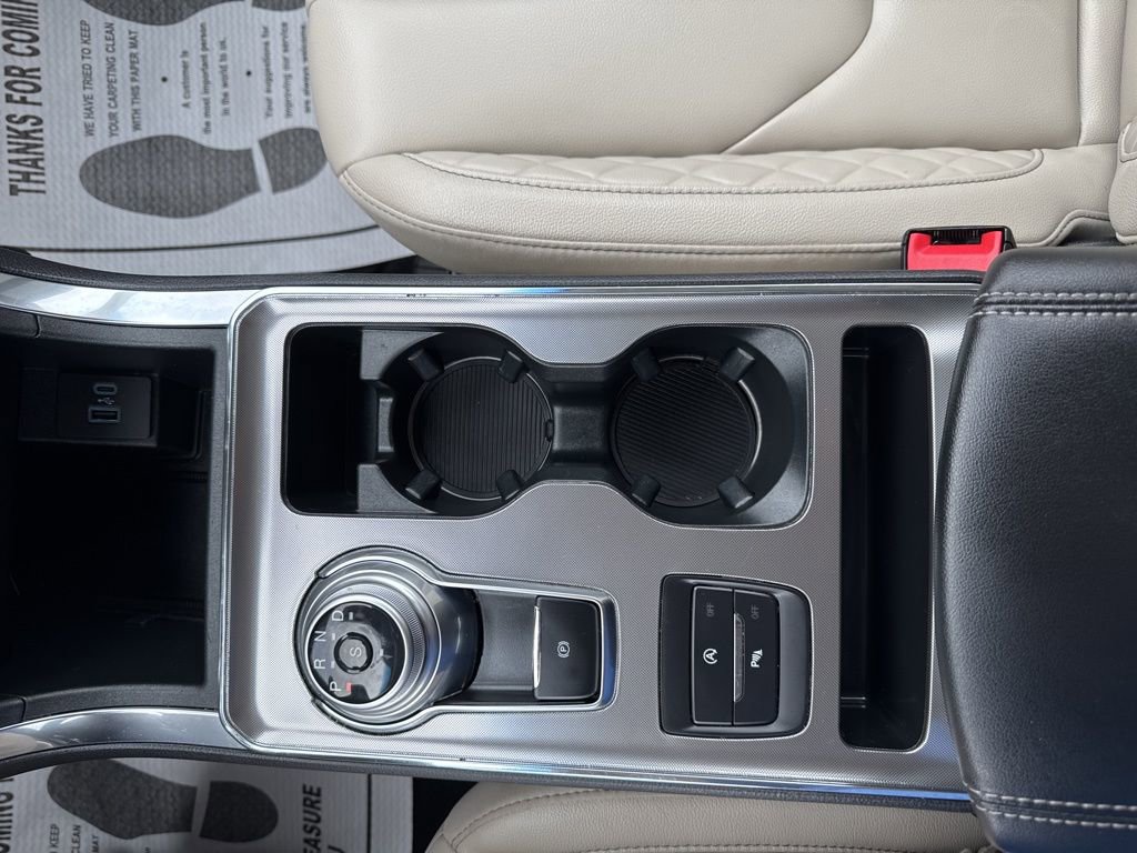 Used 2024 Ford Edge Titanium image 25