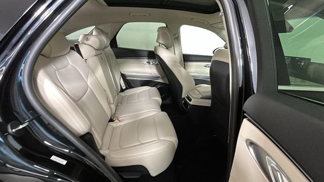 Used 2025 Genesis GV70 2.5T w/ Select Package AWD/4WD image 31