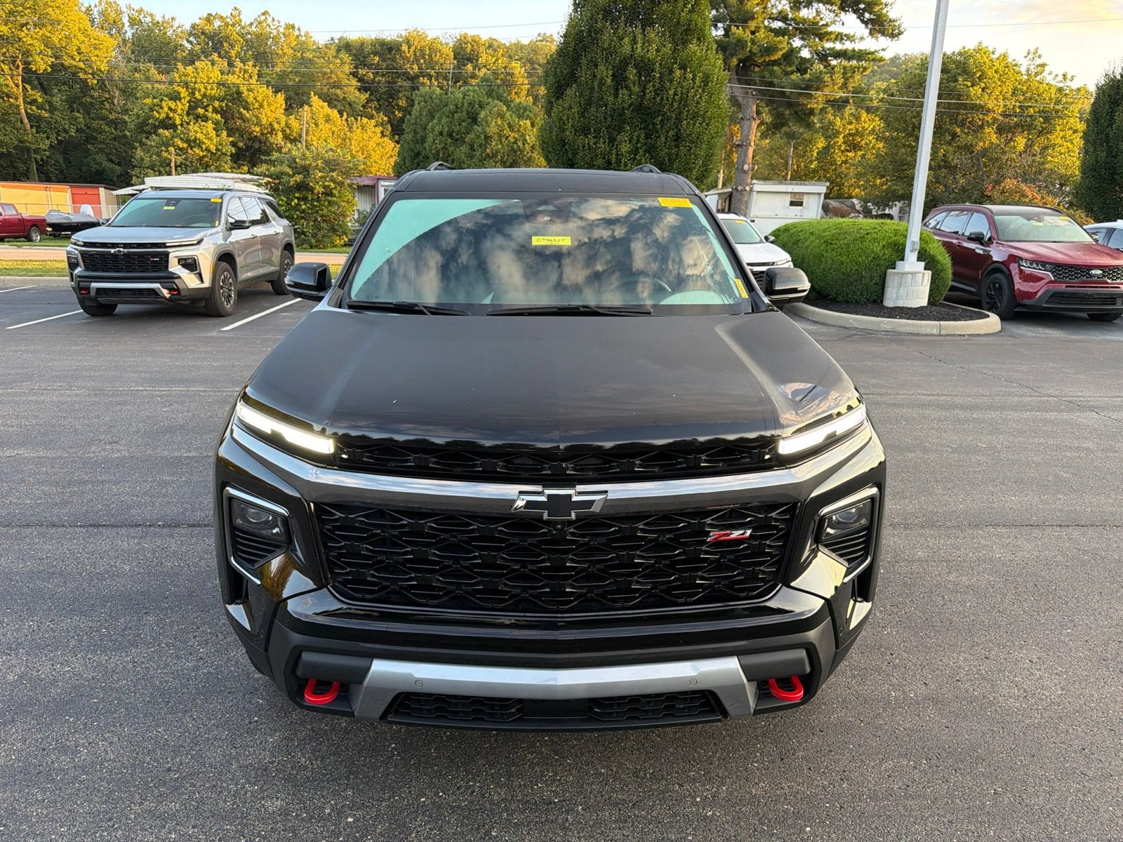 Used 2025 Chevrolet Traverse Z71 w/ Enhanced Driving Package AWD/4WD image 8