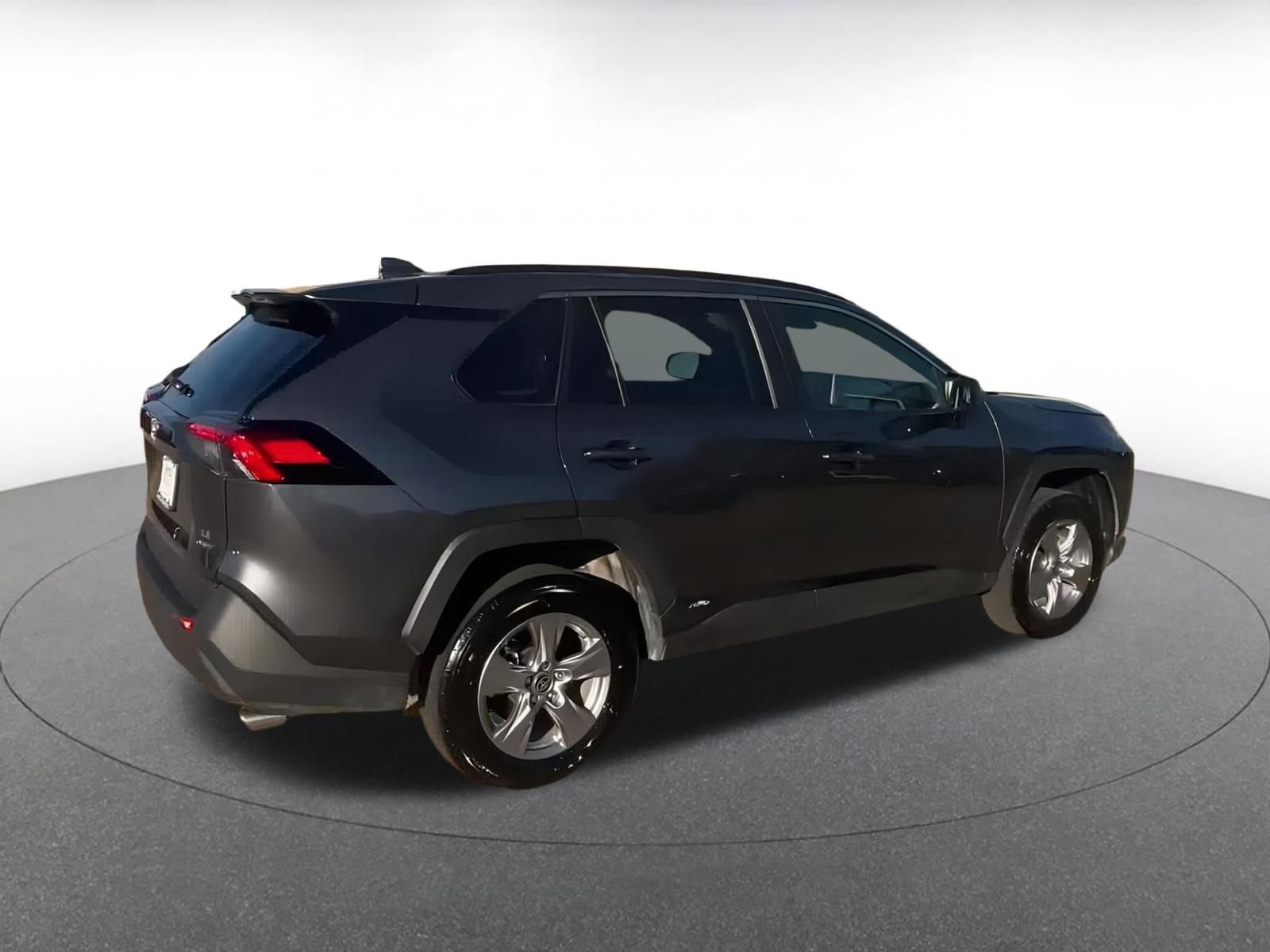 Used 2025 Toyota RAV4 LE image 12