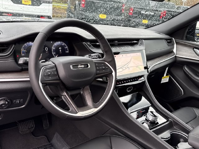New 2026 Jeep Grand Cherokee L Limited w/ Limited Altitude Package AWD/4WD image 15