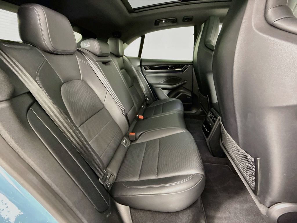 Certified 2025 Porsche Macan Electric RWD image 28
