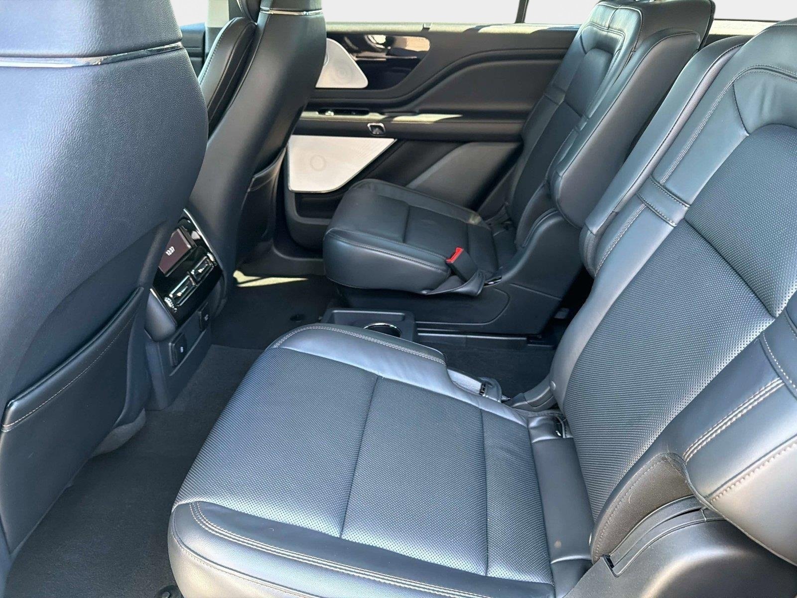 Used 2025 Lincoln Aviator Reserve w/ Equipment Group 201A AWD/4WD image 32