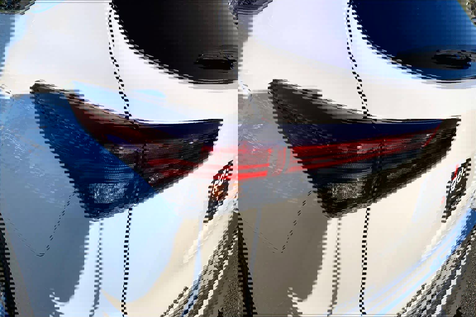 New 2026 Toyota Highlander Platinum image 14