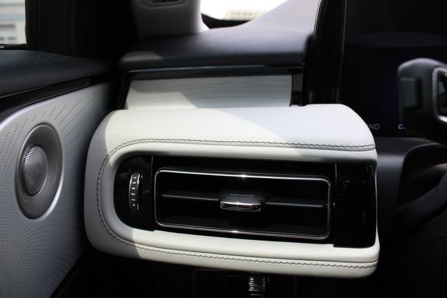 New 2026 Lincoln Aviator Reserve AWD/4WD image 37