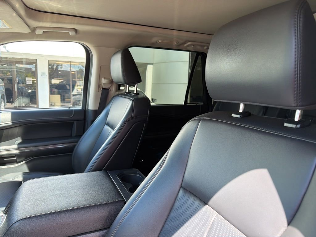 Used 2023 Ford Expedition Max XLT image 10