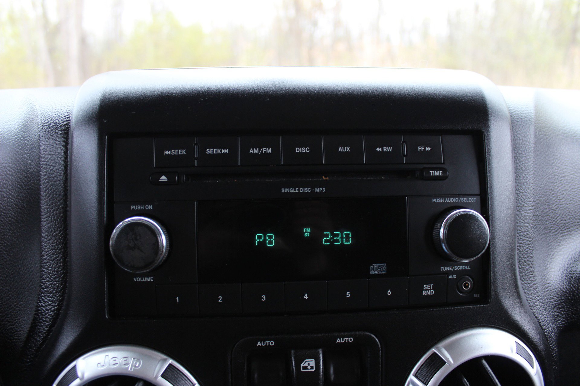 Used 2011 Jeep Wrangler Sahara w/ Connectivity Group AWD/4WD image 23