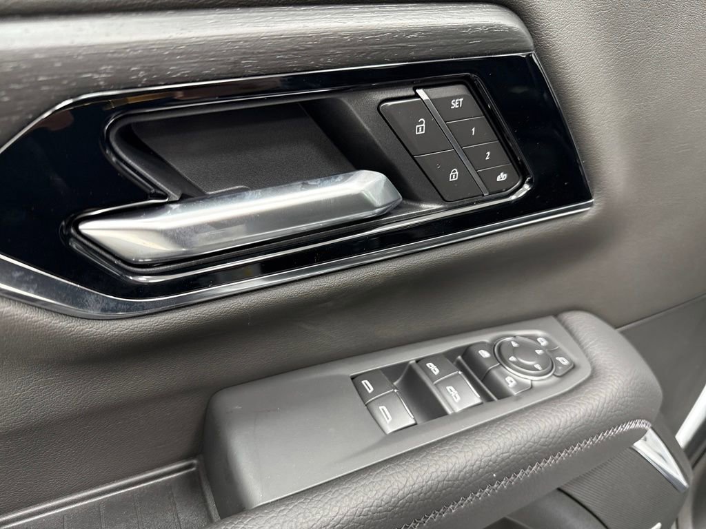 New 2026 GMC Yukon XL Denali w/ Sun & Power Step Package image 21