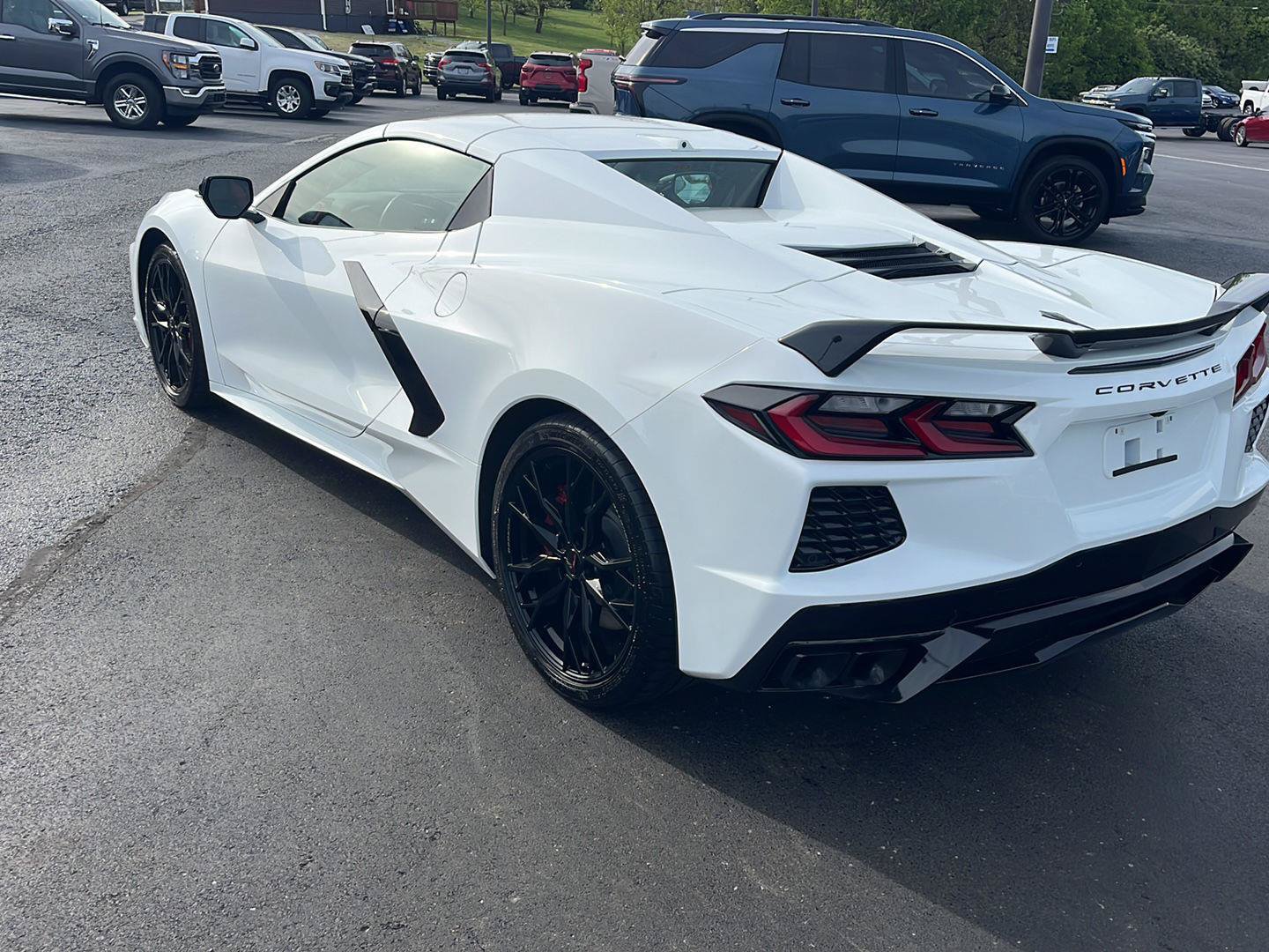 Used 2023 Chevrolet Corvette Stingray Preferred Conv w/ Z51 Performance Package RWD image 3