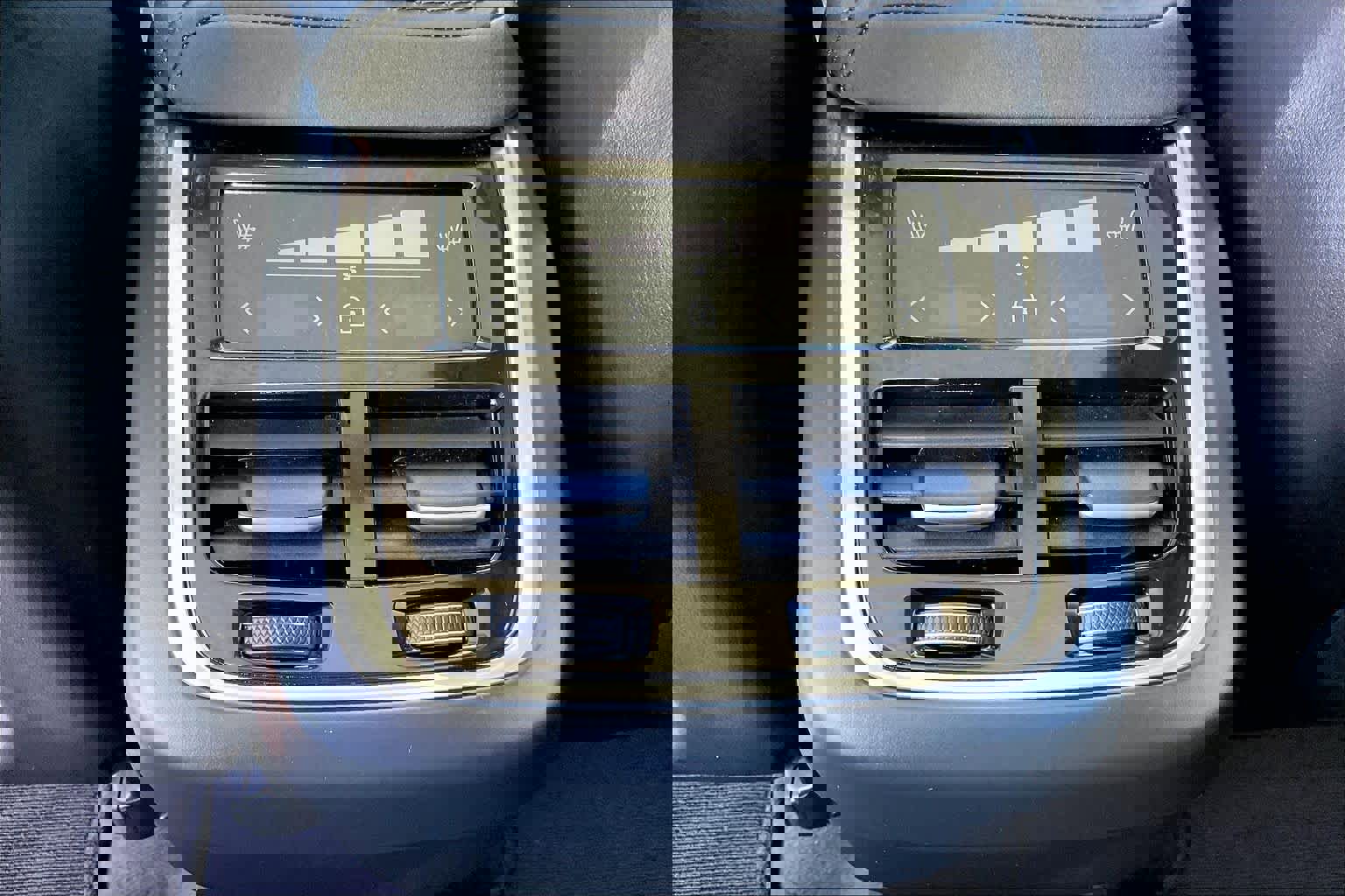 Used 2026 Volvo XC60 B5 Ultra w/ Protection Package Premier image 32