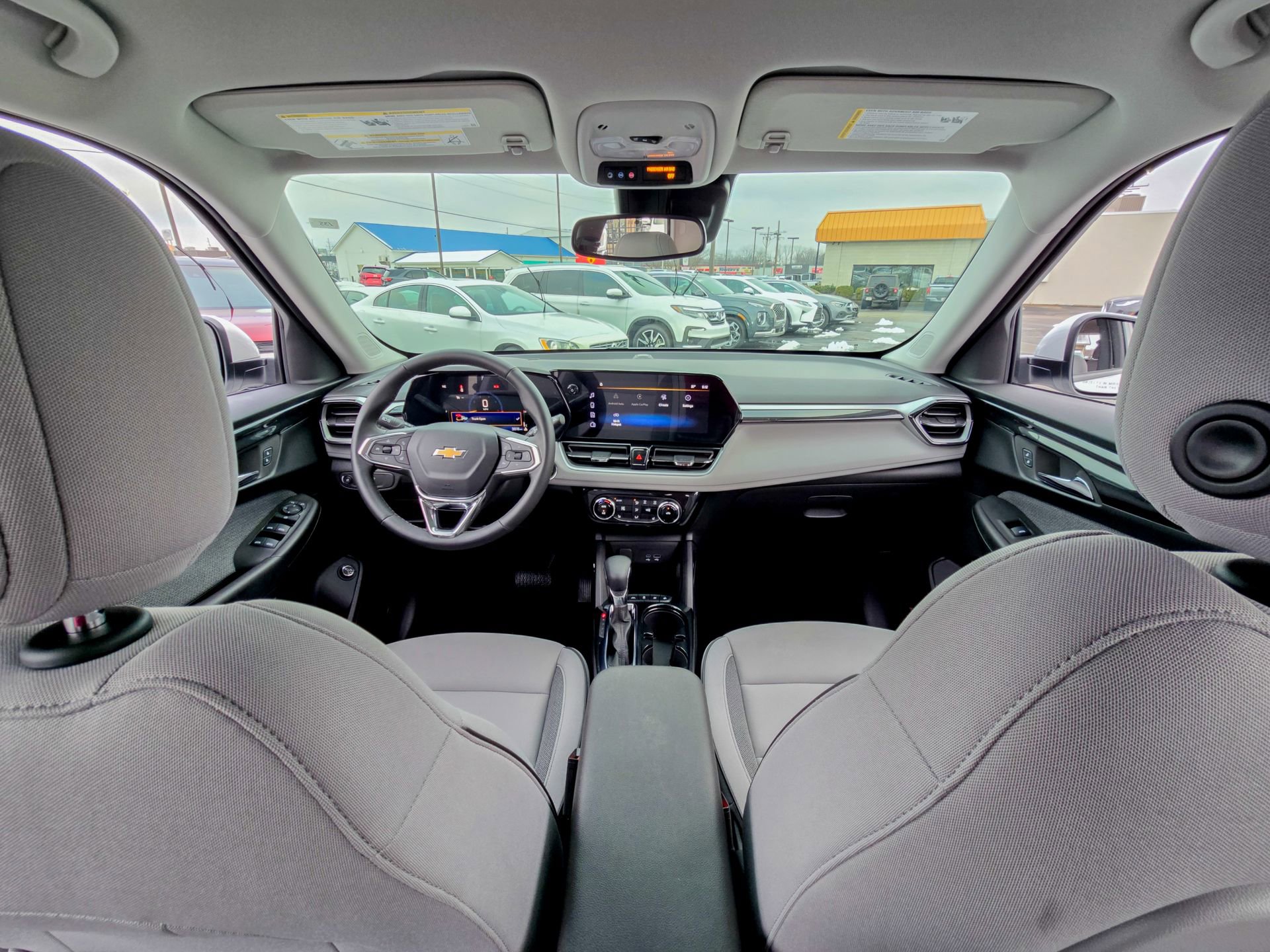 Used 2026 Chevrolet TrailBlazer LT w/ Convenience Package image 2