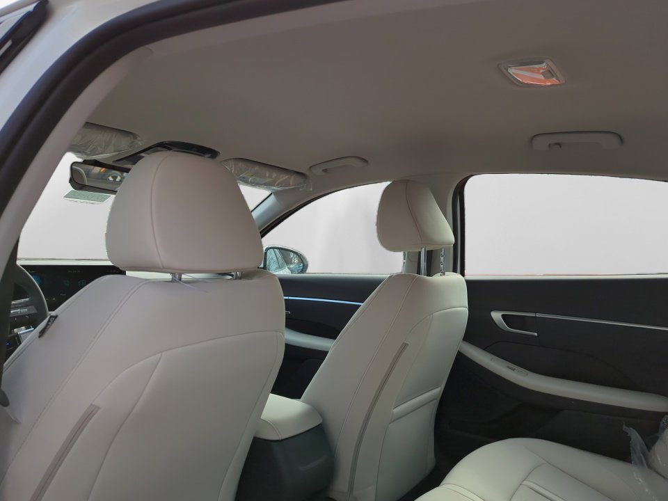 New 2026 Hyundai Sonata SEL FWD image 12