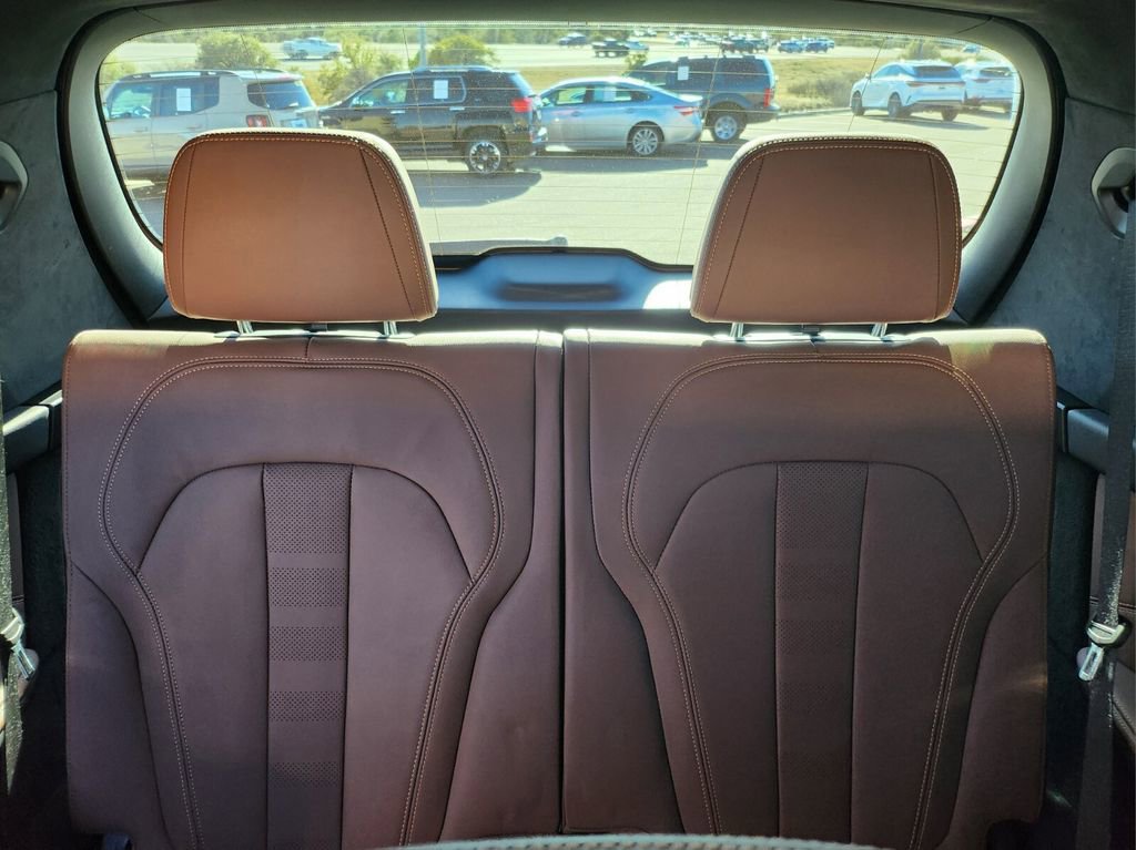 Used 2022 BMW X7 M50i w/ Dynamic Handling Package image 27